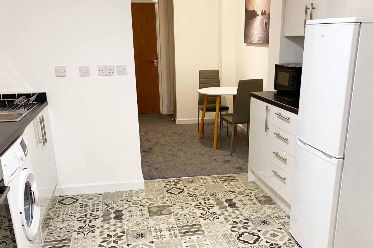 Clock Face Sutton Contractor Accommodation - Warrington, St Helens מראה חיצוני תמונה
