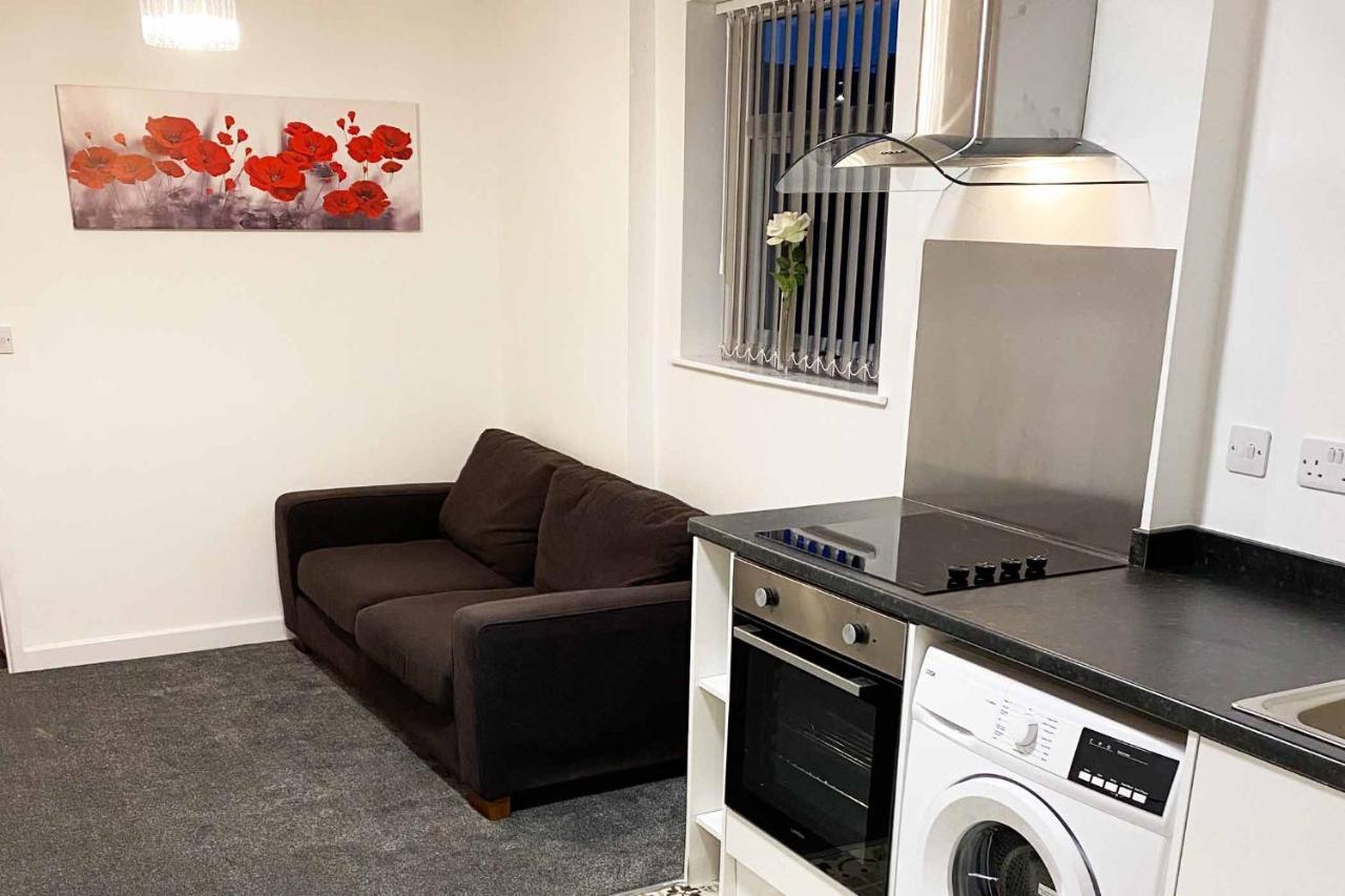 Clock Face Sutton Contractor Accommodation - Warrington, St Helens מראה חיצוני תמונה