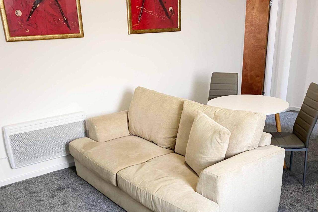 Clock Face Sutton Contractor Accommodation - Warrington, St Helens מראה חיצוני תמונה