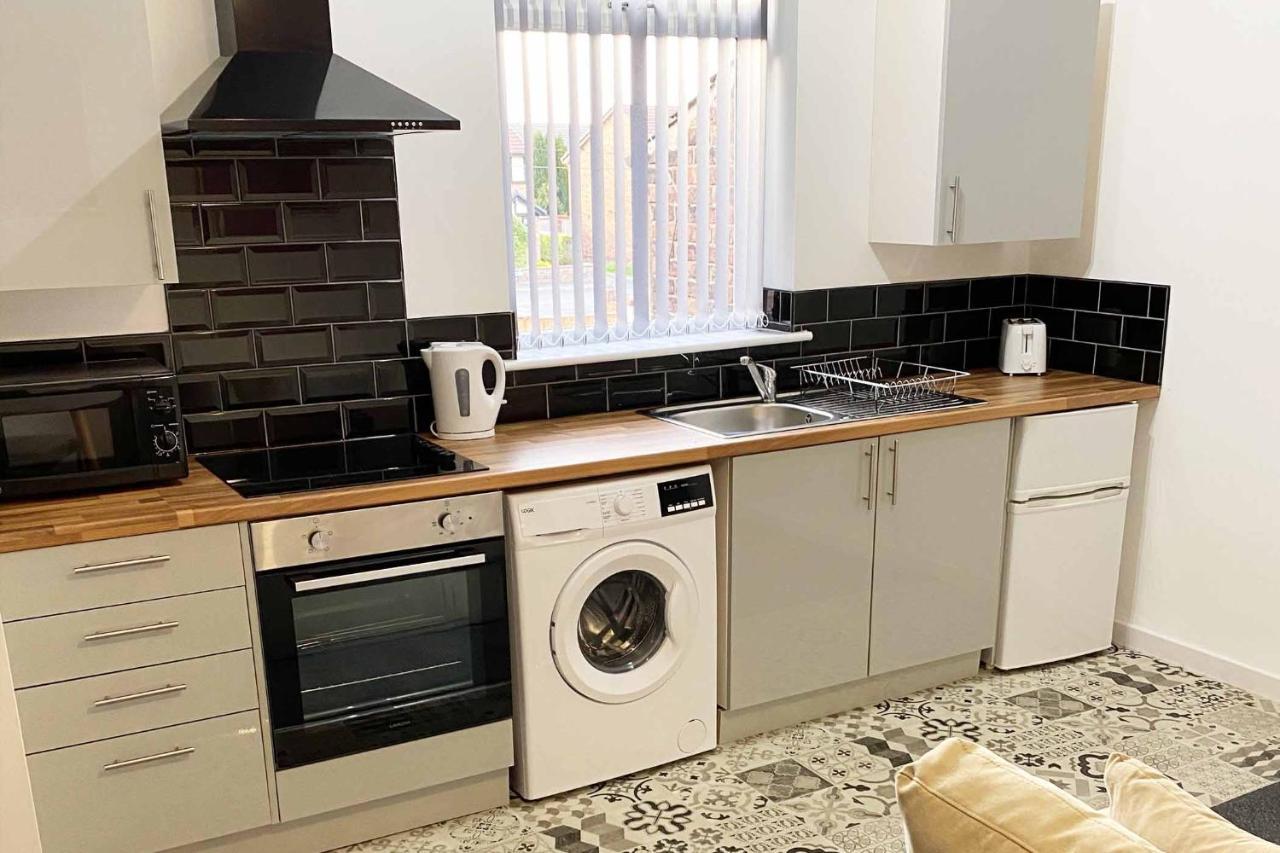 Clock Face Sutton Contractor Accommodation - Warrington, St Helens מראה חיצוני תמונה