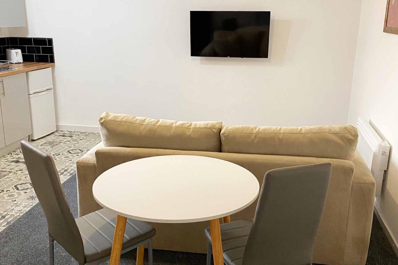 Clock Face Sutton Contractor Accommodation - Warrington, St Helens מראה חיצוני תמונה