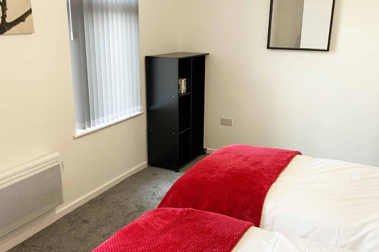 Clock Face Sutton Contractor Accommodation - Warrington, St Helens מראה חיצוני תמונה