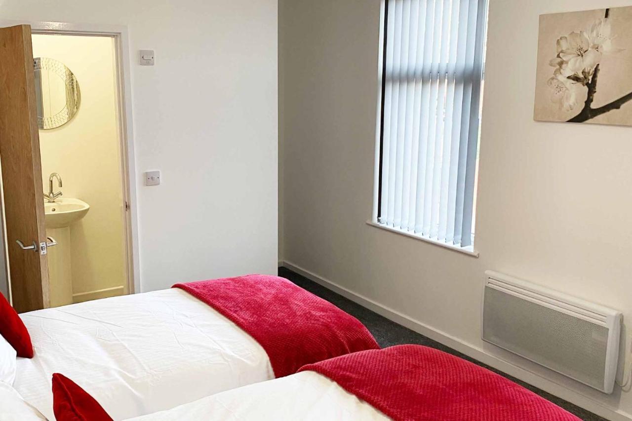 Clock Face Sutton Contractor Accommodation - Warrington, St Helens מראה חיצוני תמונה
