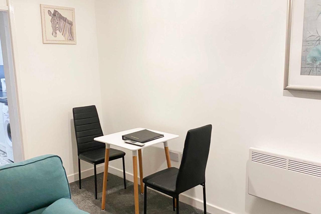 Clock Face Sutton Contractor Accommodation - Warrington, St Helens מראה חיצוני תמונה