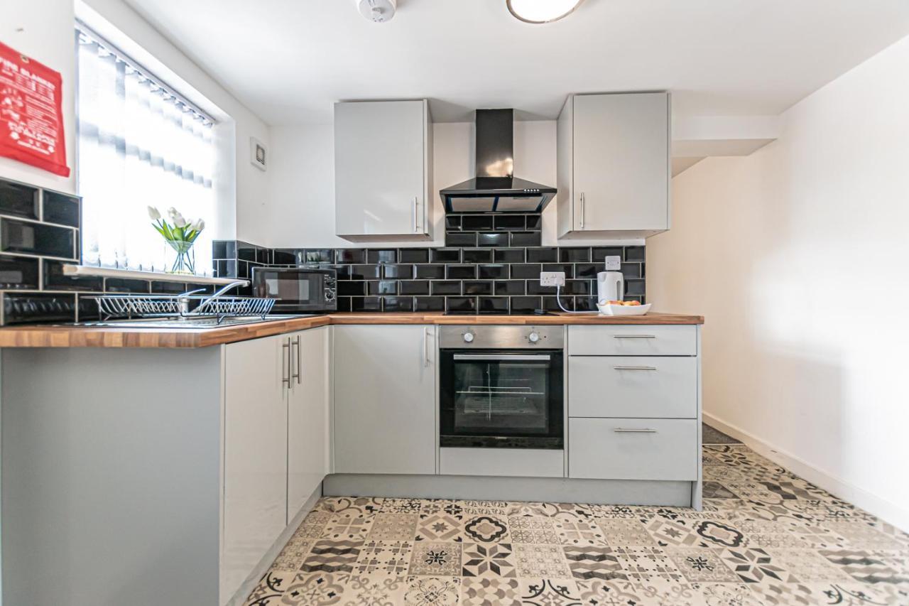 Clock Face Sutton Contractor Accommodation - Warrington, St Helens מראה חיצוני תמונה